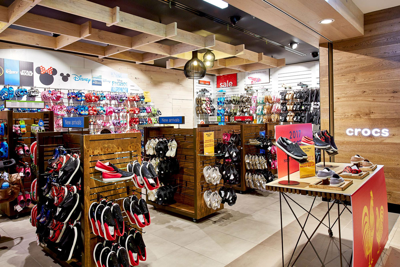 Crocs 2M Creative